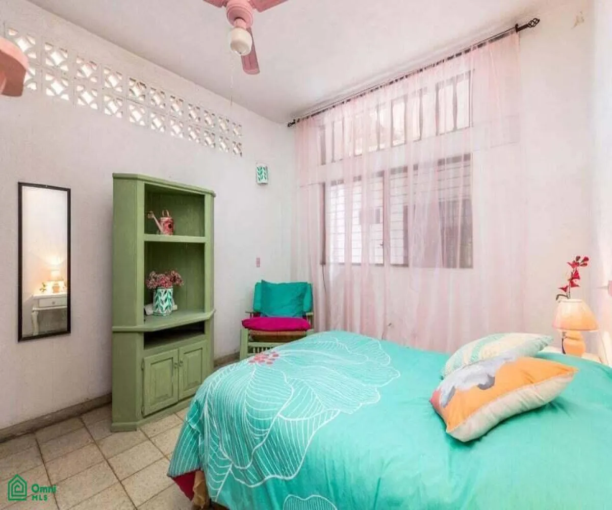 Casa En Venta,Puerto Vallarta Centro,Calle Guadalupe Sanchez 880, Puerto Vallarta, Jalisco 48300, 9 Habitaciones,8 Baños,Calle Guadalupe Sanchez,3,MX25998294