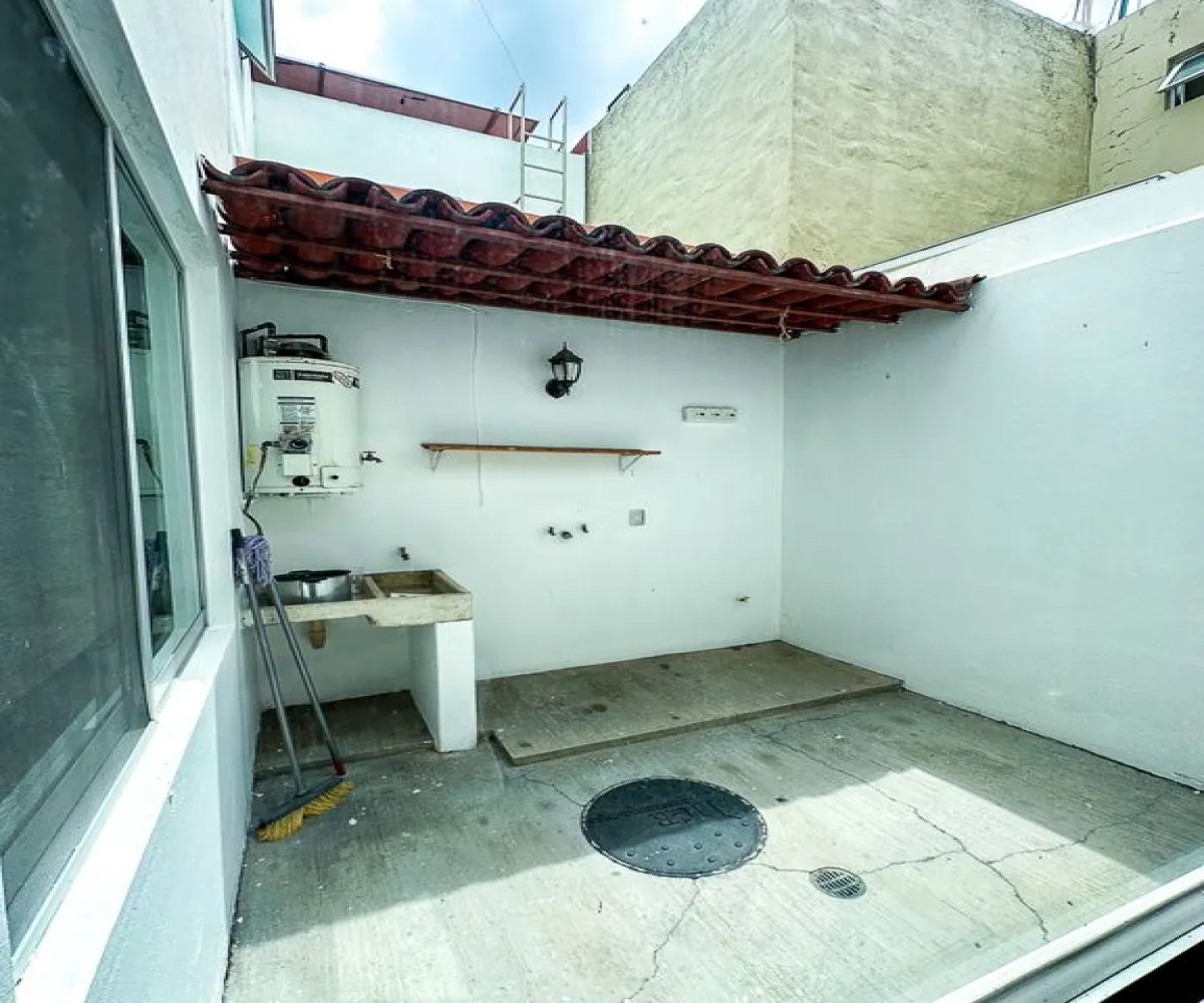 Casa En Venta,Santa Ana Tepetitlán,Francisco Javier Mina 3425, Zapopan, Jalisco 45230, 3 Habitaciones,2 Baños,Francisco Javier Mina,2,paxeQ1s