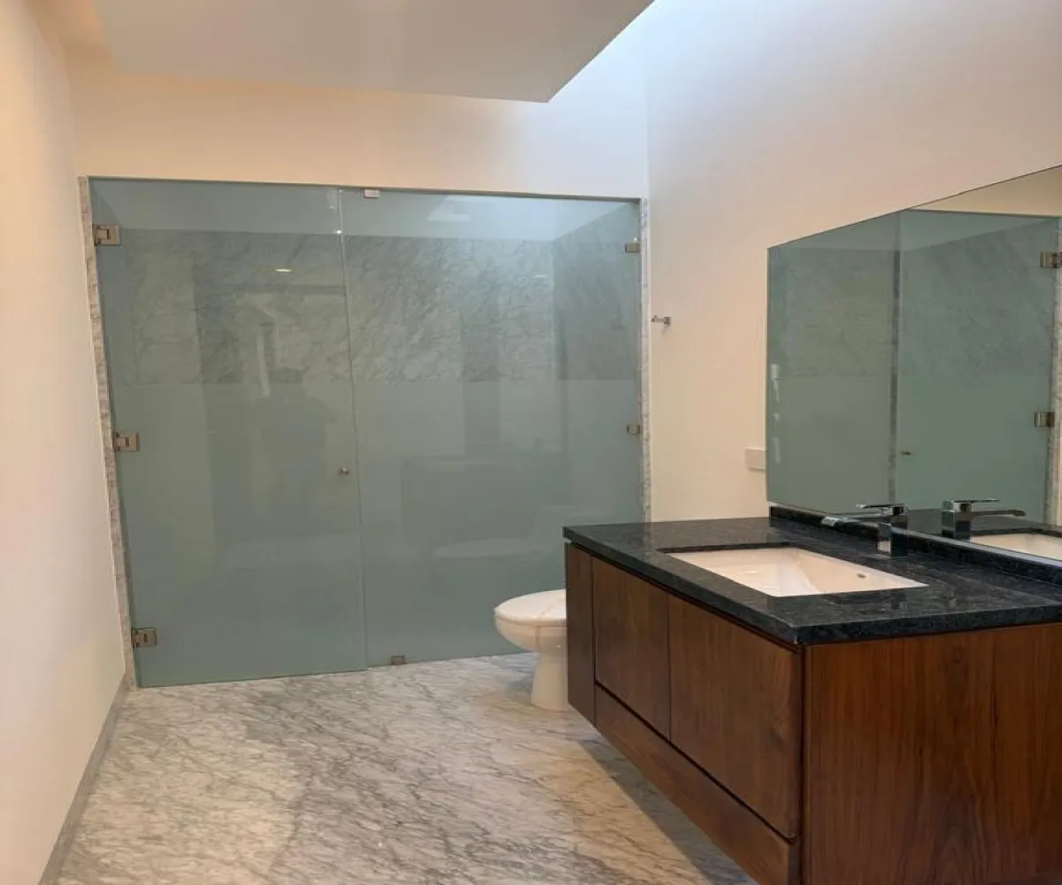 Casa En Venta,Rancho Contento,Avenida Vallarta Eje Poniente 2701, Zapopan, Jalisco 45222, 4 Habitaciones,5 Baños,Avenida Vallarta Eje Poniente,3,ptqHudL