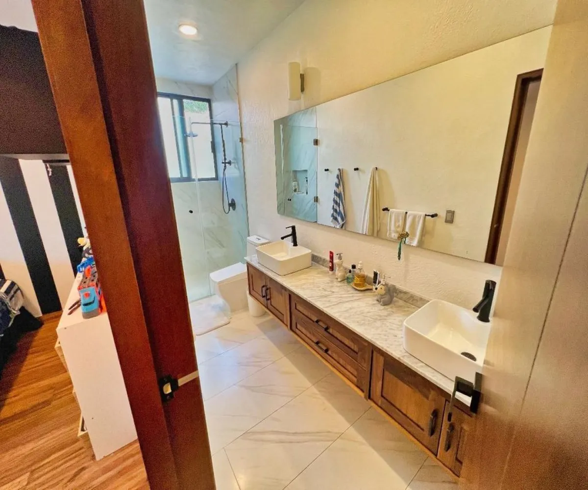 Casa En Venta,Valle Real,Paseo San Arturo S/N, Zapopan, Jalisco 45019, 4 Habitaciones,5 Baños,Paseo San Arturo,1,pDW5SAZ