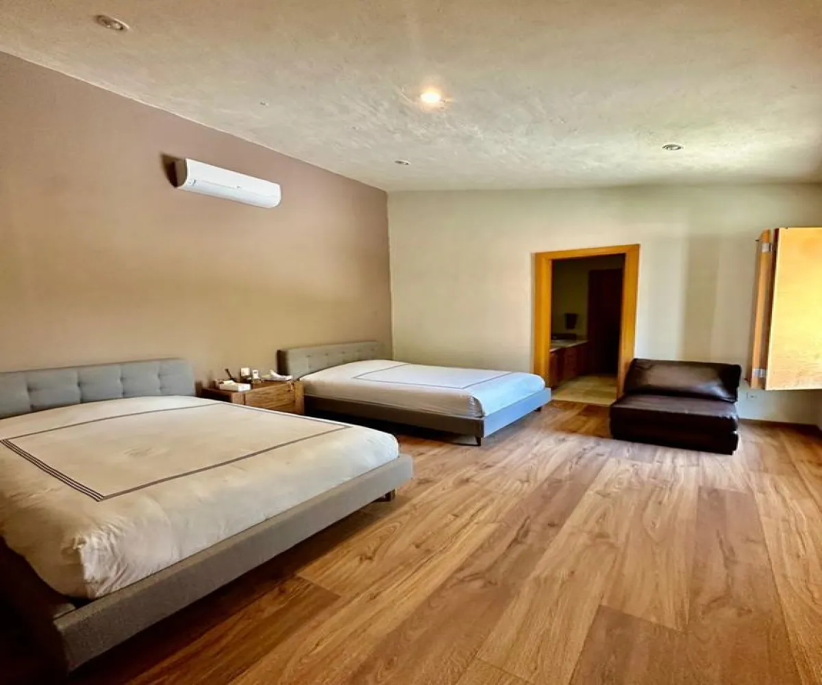 Casa En Venta,Colinas de San Javier,Calle Circuito Madrigal 1971, Zapopan, Jalisco 45110, 4 Habitaciones,4 Baños,Calle Circuito Madrigal,2,pGymtTN