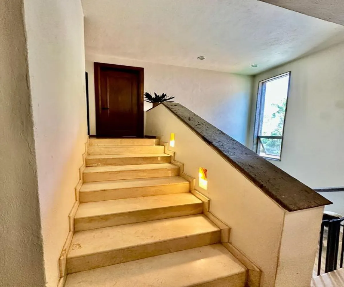 Casa En Venta,Colinas de San Javier,Calle Circuito Madrigal 1971, Zapopan, Jalisco 45110, 4 Habitaciones,4 Baños,Calle Circuito Madrigal,2,pGymtTN