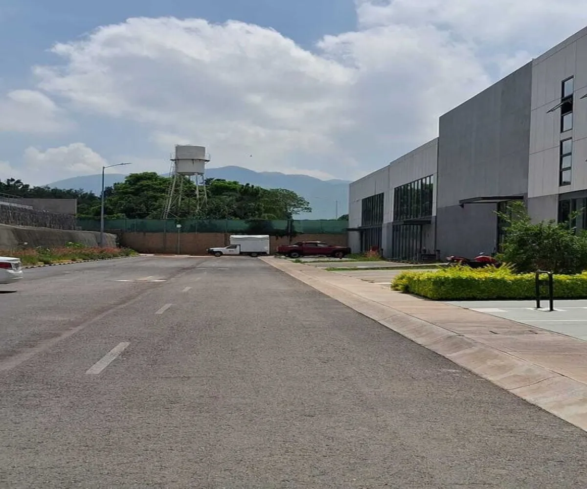 Bodega En Venta,Camino a San Isidro Mazatepec 765, Tlajomulco de Zúñiga, Jalisco 45644,1 Baño,Camino a San Isidro Mazatepec,1,pcWmVsU Bodega En Venta,Camino a San Isidro Mazatepec 765, Tlajomulco de Zúñiga, Jalisco 45644,1 Baño,Camino a San Isidro Mazatepec,1,pcWmVsU