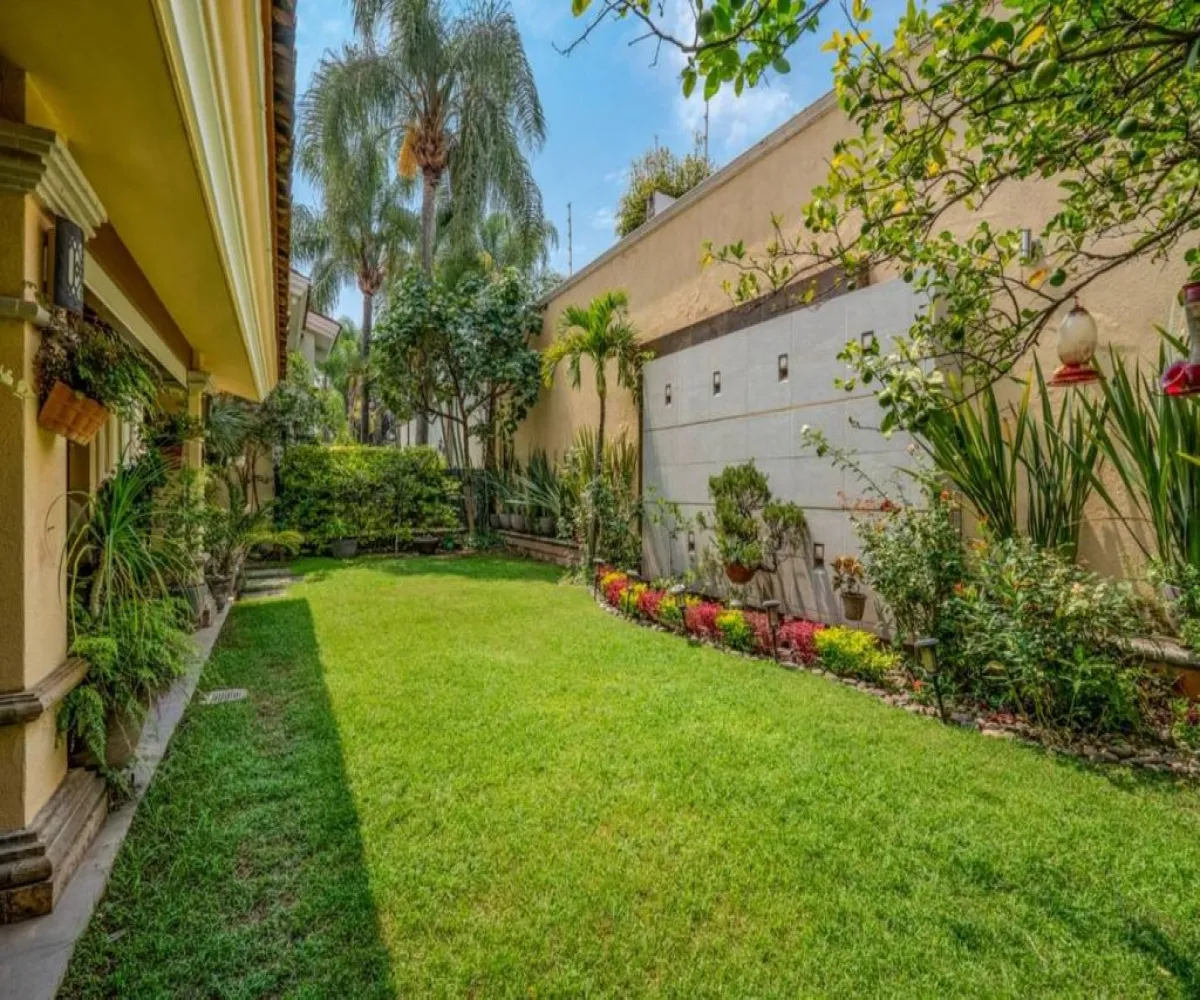 Casa En Venta,Bugambilias,Azaleas 528, Zapopan, Jalisco 45239, 3 Habitaciones,4 Baños,Azaleas,1,pqyFzrL Casa En Venta,Bugambilias,Azaleas 528, Zapopan, Jalisco 45239, 3 Habitaciones,4 Baños,Azaleas,1,pqyFzrL