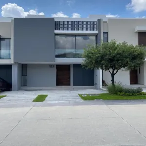 Casa En Venta,Paraje,Avenida Vuelo de las Grullas 200 127, Tlajomulco de Zúñiga, Jalisco 45645, 3 Habitaciones,4 Baños,Avenida Vuelo de las Grullas,1,pz8DhXL