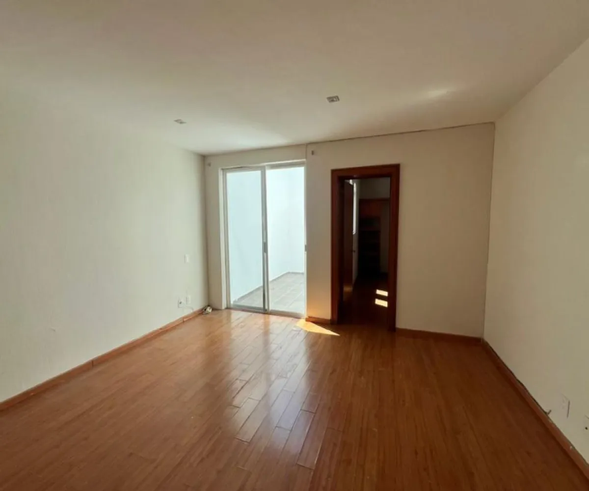 Casa En Venta,Ciudad Bugambilias,Avenida del Reno Poniente 3811, Zapopan, Jalisco 45237, 3 Habitaciones,3 Baños,Avenida del Reno Poniente,1,paCTc99 Casa En Venta,Ciudad Bugambilias,Avenida del Reno Poniente 3811, Zapopan, Jalisco 45237, 3 Habitaciones,3 Baños,Avenida del Reno Poniente,1,paCTc99