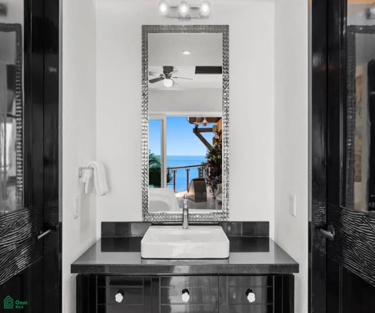 Departamento En Venta,Conchas Chinas,Carretera a Barra de Navidad 1230 Interior 501, Puerto Vallarta, Jalisco 48390, 3 Habitaciones,3 Baños,Carretera a Barra de Navidad,1,MX251000237 Departamento En Venta,Conchas Chinas,Carretera a Barra de Navidad 1230 Interior 501, Puerto Vallarta, Jalisco 48390, 3 Habitaciones,3 Baños,Carretera a Barra de Navidad,1,MX251000237