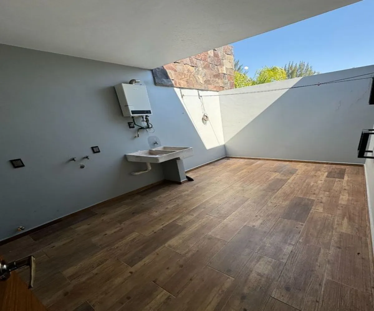 Casa En Venta,San Juan de Ocotán,Avenida Vallarta Eje Poniente 2701, Zapopan, Jalisco 45019, 4 Habitaciones,4 Baños,Avenida Vallarta Eje Poniente,2,p6wga5m Casa En Venta,San Juan de Ocotán,Avenida Vallarta Eje Poniente 2701, Zapopan, Jalisco 45019, 4 Habitaciones,4 Baños,Avenida Vallarta Eje Poniente,2,p6wga5m