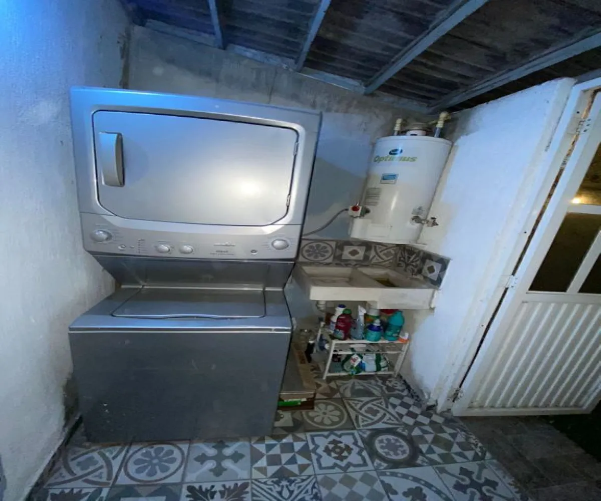 Casa En Venta,Circuito del Olmo 128, Tlajomulco de Zúñiga, Jalisco 45610, 3 Habitaciones,2 Baños,Circuito del Olmo,1,pxLxeQI Casa En Venta,Circuito del Olmo 128, Tlajomulco de Zúñiga, Jalisco 45610, 3 Habitaciones,2 Baños,Circuito del Olmo,1,pxLxeQI