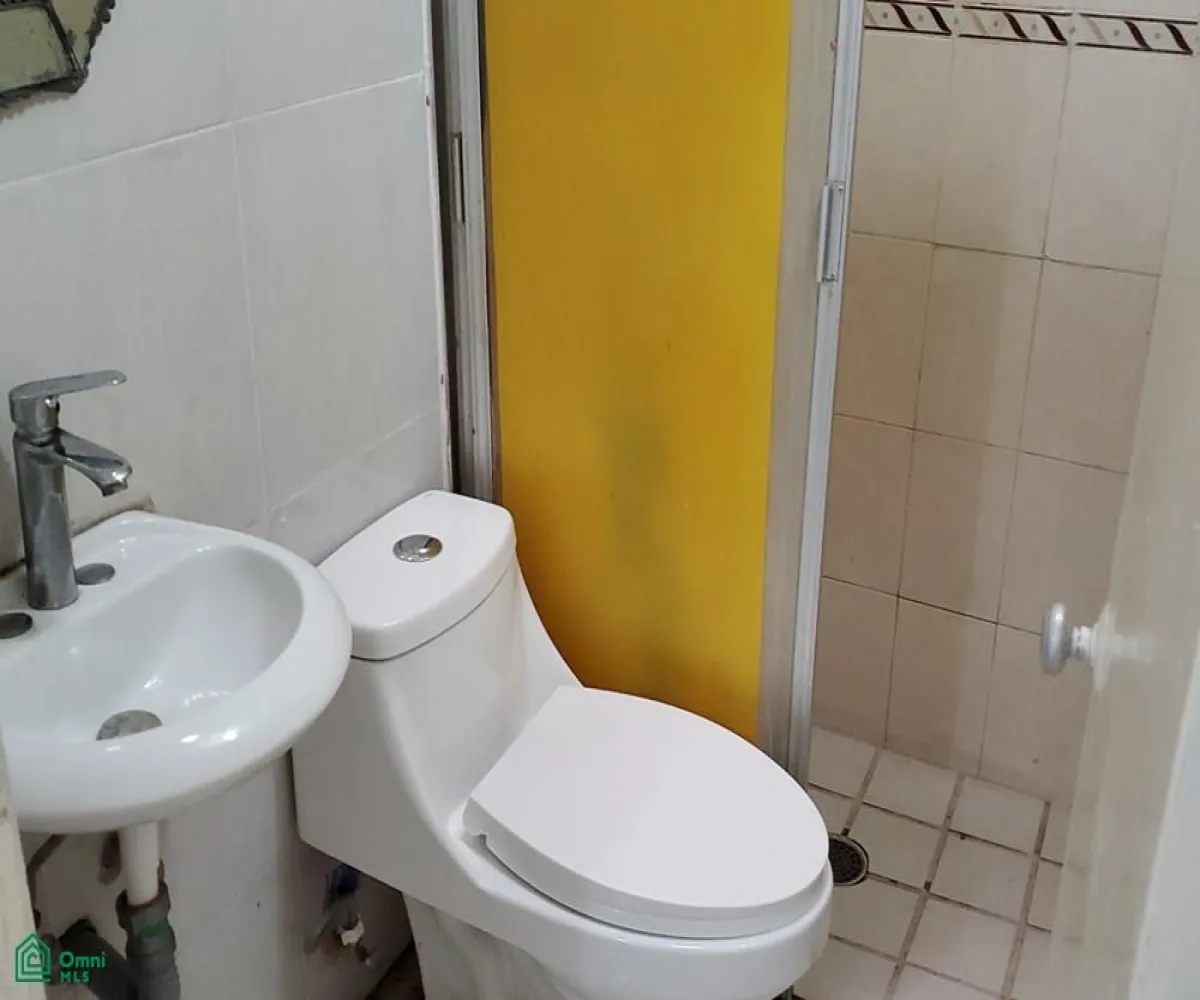 Casa En Venta,Barrio Santa Teresita,Enrique Díaz de León Norte 561, Guadalajara, Jalisco 44200, 3 Habitaciones,1 Baño,Enrique Díaz de León Norte,2,MX251010685 Casa En Venta,Barrio Santa Teresita,Enrique Díaz de León Norte 561, Guadalajara, Jalisco 44200, 3 Habitaciones,1 Baño,Enrique Díaz de León Norte,2,MX251010685