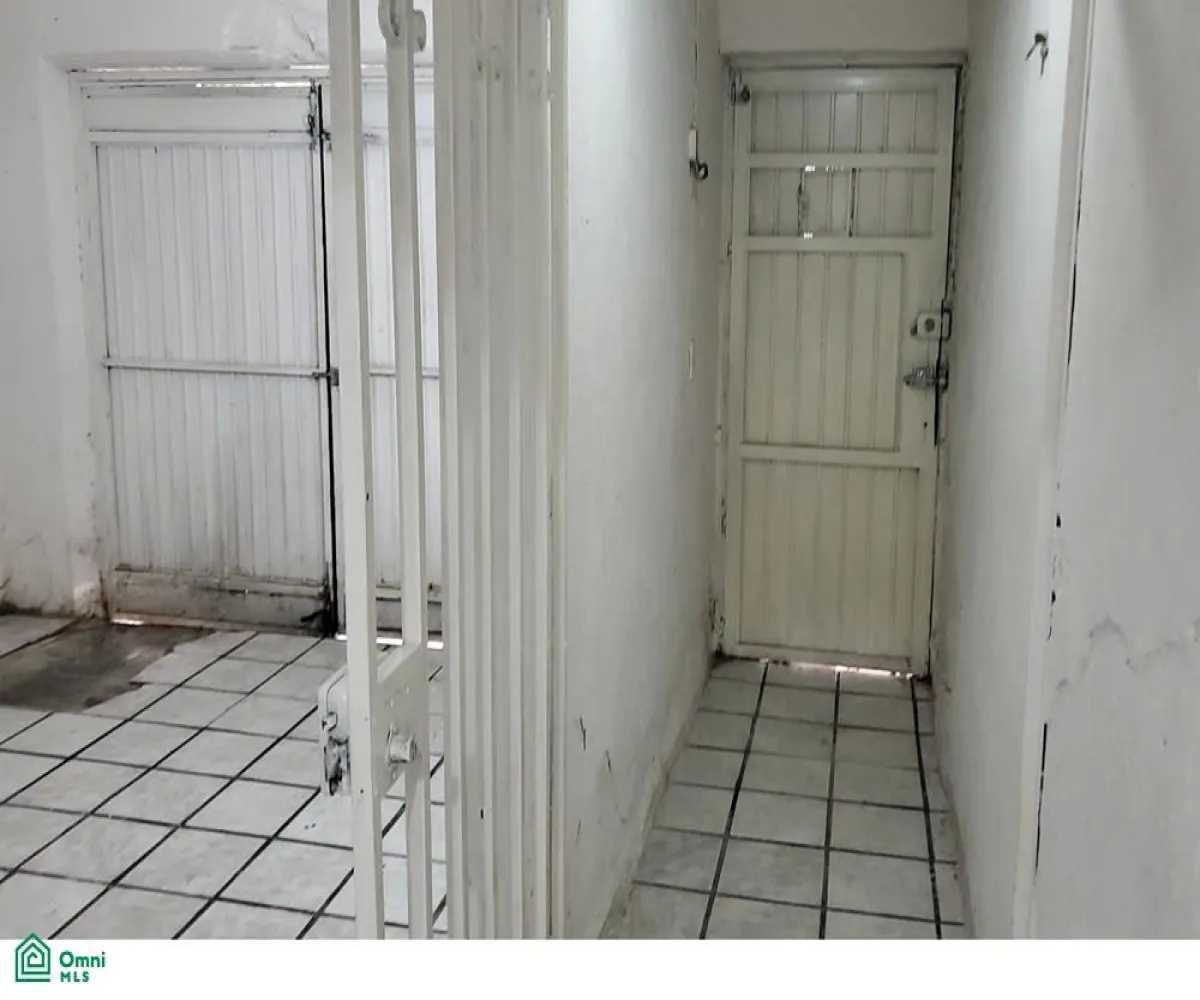 Casa En Venta,Barrio Santa Teresita,Enrique Díaz de León Norte 561, Guadalajara, Jalisco 44200, 3 Habitaciones,1 Baño,Enrique Díaz de León Norte,2,MX251010685 Casa En Venta,Barrio Santa Teresita,Enrique Díaz de León Norte 561, Guadalajara, Jalisco 44200, 3 Habitaciones,1 Baño,Enrique Díaz de León Norte,2,MX251010685