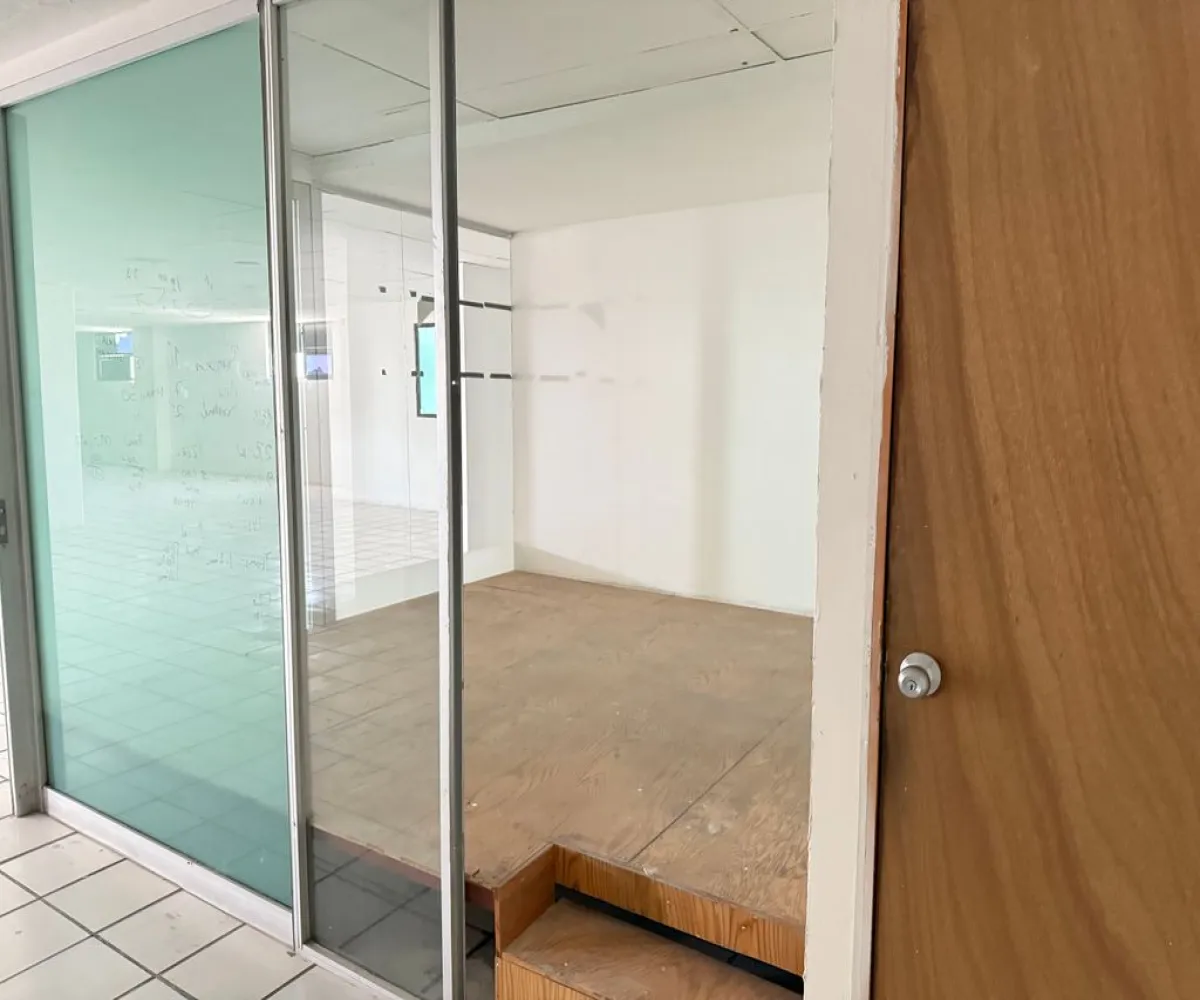 Oficina En Renta,Verde Valle,Avenida Mariano Otero 3433 piso 7, Guadalajara, Jalisco 44560,2 Baños,Avenida Mariano Otero,1,pvPqyhZ