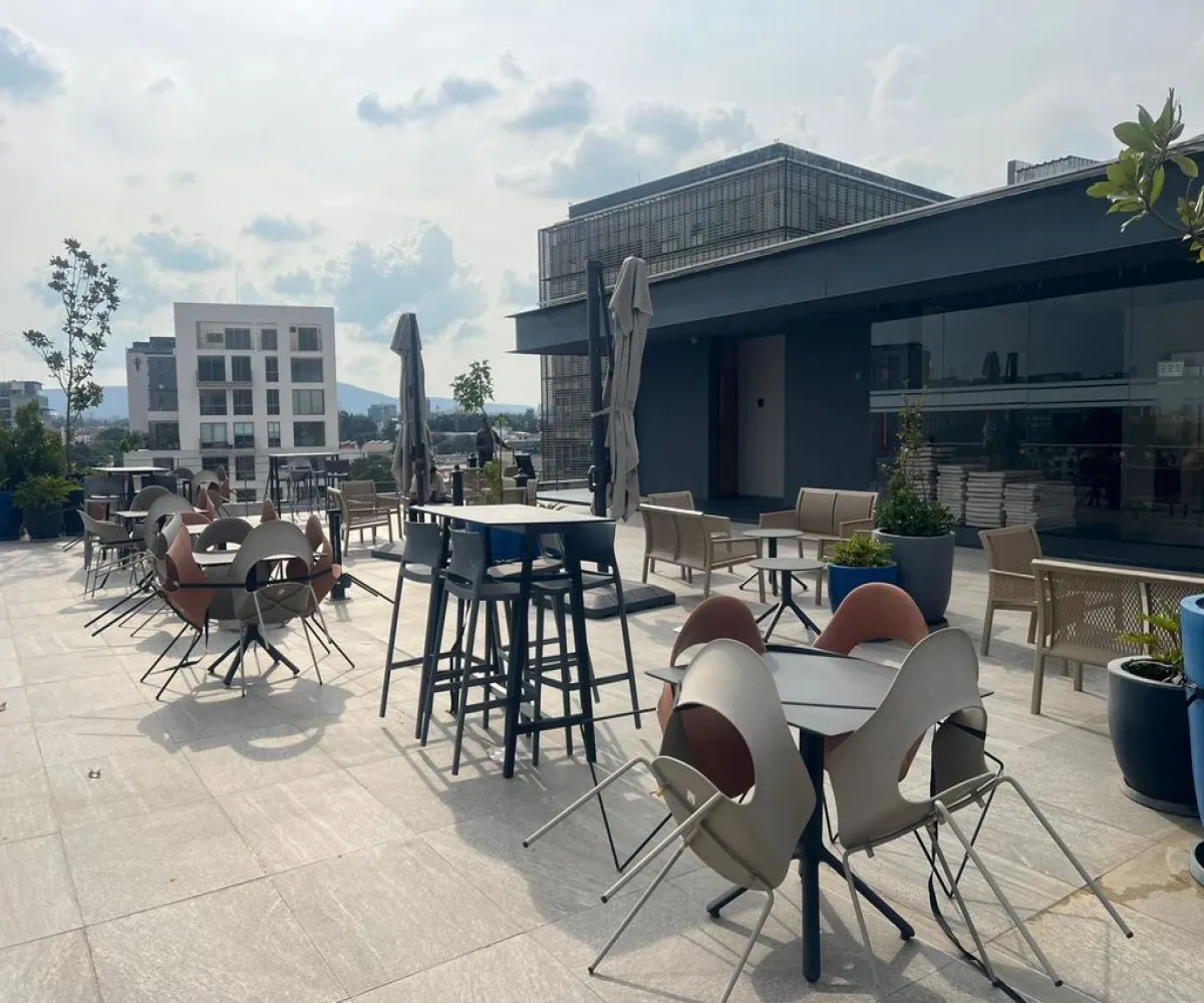 Oficina En Renta,Loma Real,Avenida Naciones Unidas 6780, Zapopan, Jalisco 45110,Avenida Naciones Unidas,1,pG4swRK