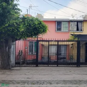 Casa En Venta,Jardines Del Valle,Valle de las Turmalinas 2813, Zapopan, Jalisco 45138, 3 Habitaciones,2 Baños,Valle de las Turmalinas,2,MX251012442