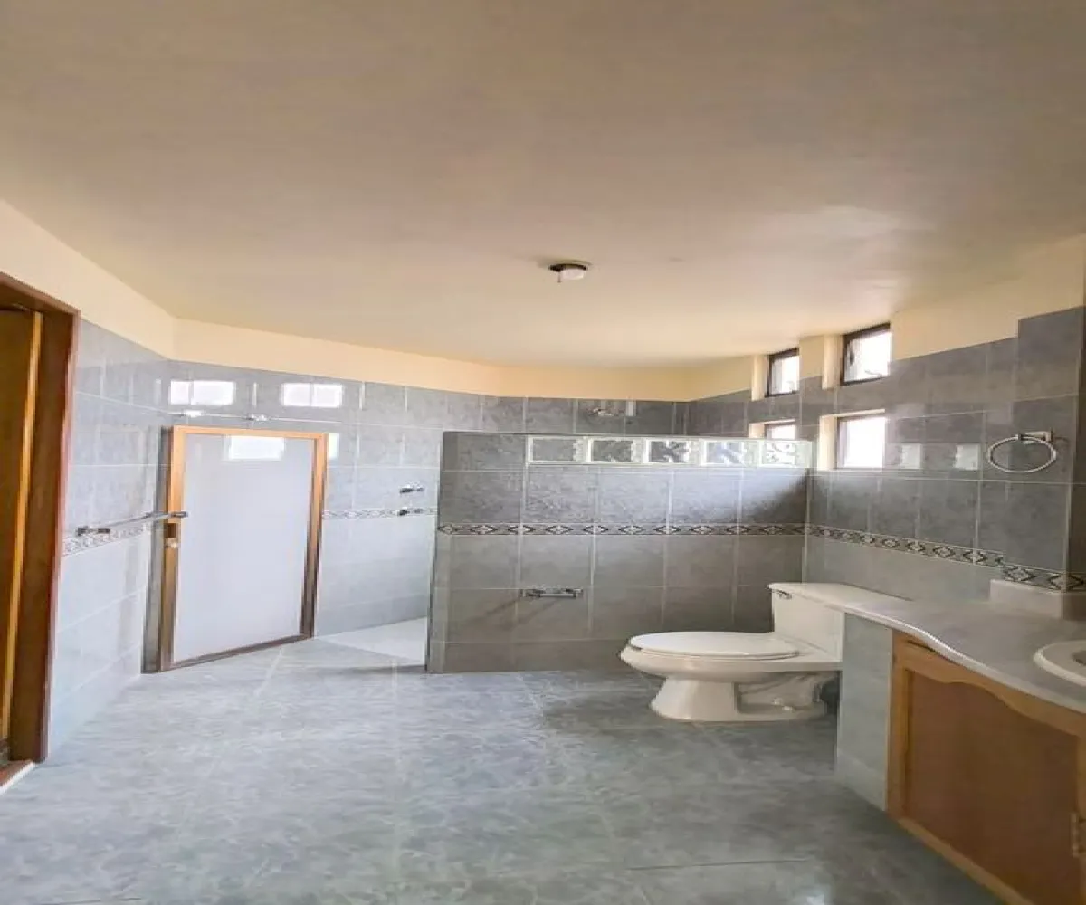 Casa En Venta,Lomas del Country,Calle Jaime Nunó 1693, Guadalajara, Jalisco 44610, 5 Habitaciones,3 Baños,Calle Jaime Nunó,2,pghyl1L