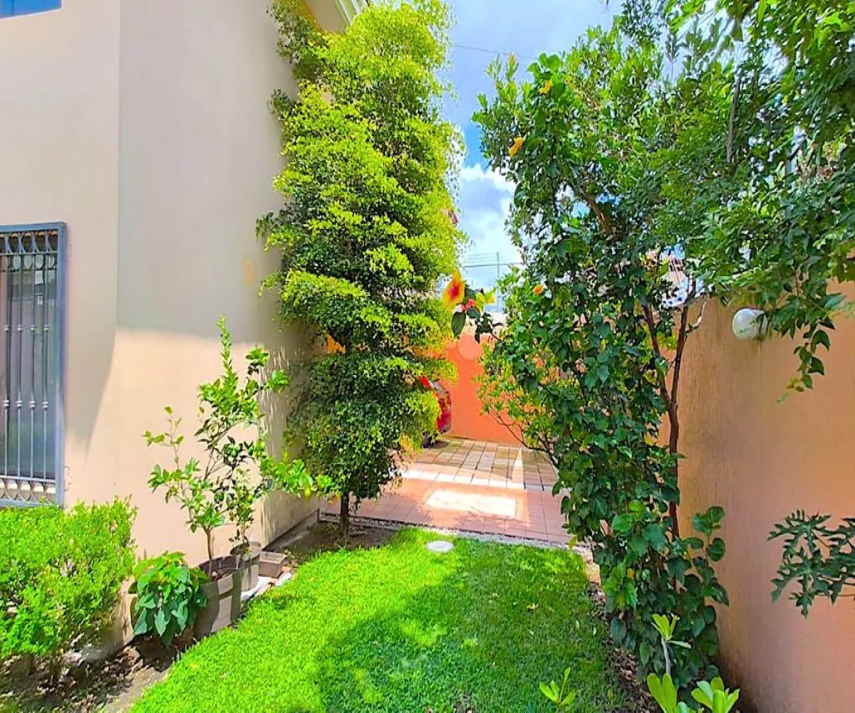 Casa En Venta,Lomas del Country,Calle Jaime Nunó 1693, Guadalajara, Jalisco 44610, 5 Habitaciones,3 Baños,Calle Jaime Nunó,2,pghyl1L