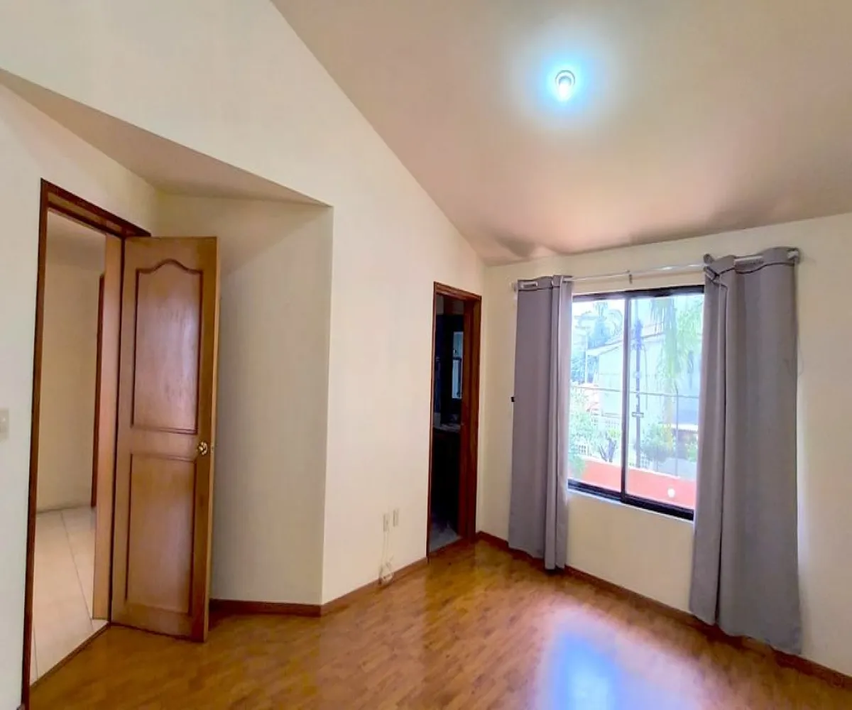 Casa En Venta,Lomas del Country,Calle Jaime Nunó 1693, Guadalajara, Jalisco 44610, 5 Habitaciones,3 Baños,Calle Jaime Nunó,2,pghyl1L
