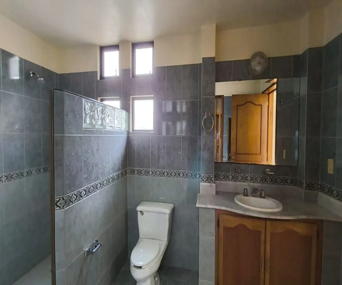 Casa En Venta,Lomas del Country,Calle Jaime Nunó 1693, Guadalajara, Jalisco 44610, 5 Habitaciones,3 Baños,Calle Jaime Nunó,2,pghyl1L