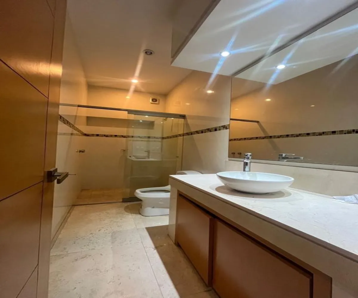 Casa En Venta,Valle Real,Paseo de los valles S/N, Zapopan, Jalisco 45019, 5 Habitaciones,5 Baños,Paseo de los valles,1,pUZMNcn