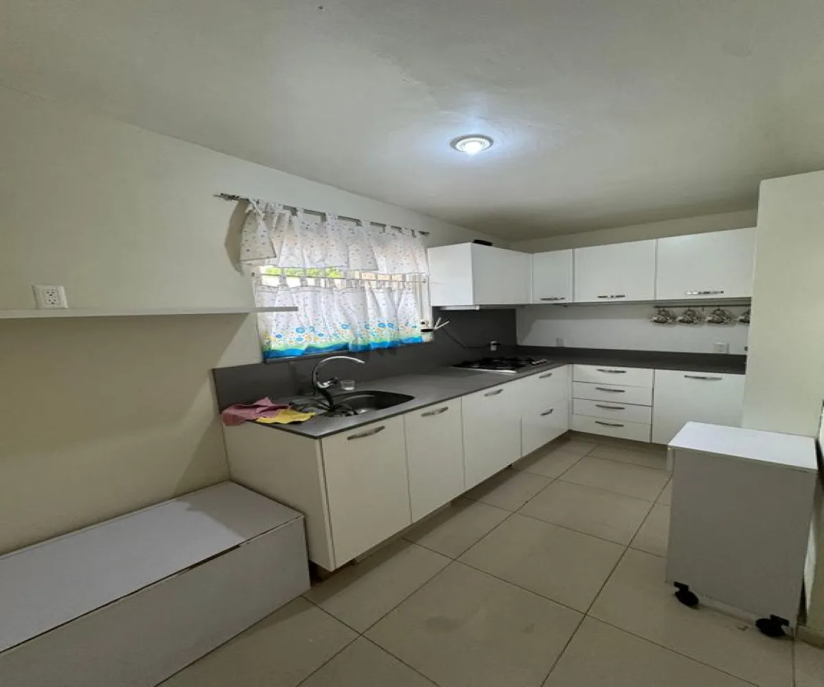 Casa En Venta,Lomas Universidad,Calle Lemonnier S/N, Zapopan, Jalisco 45016, 4 Habitaciones,2 Baños,Calle Lemonnier,1,pz8ysvm