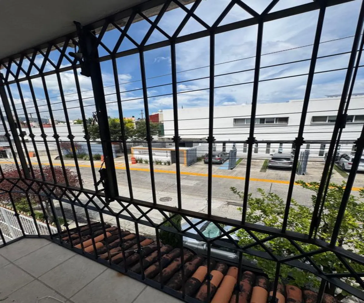 Casa En Venta,Lomas Universidad,Calle Lemonnier S/N, Zapopan, Jalisco 45016, 4 Habitaciones,2 Baños,Calle Lemonnier,1,pz8ysvm