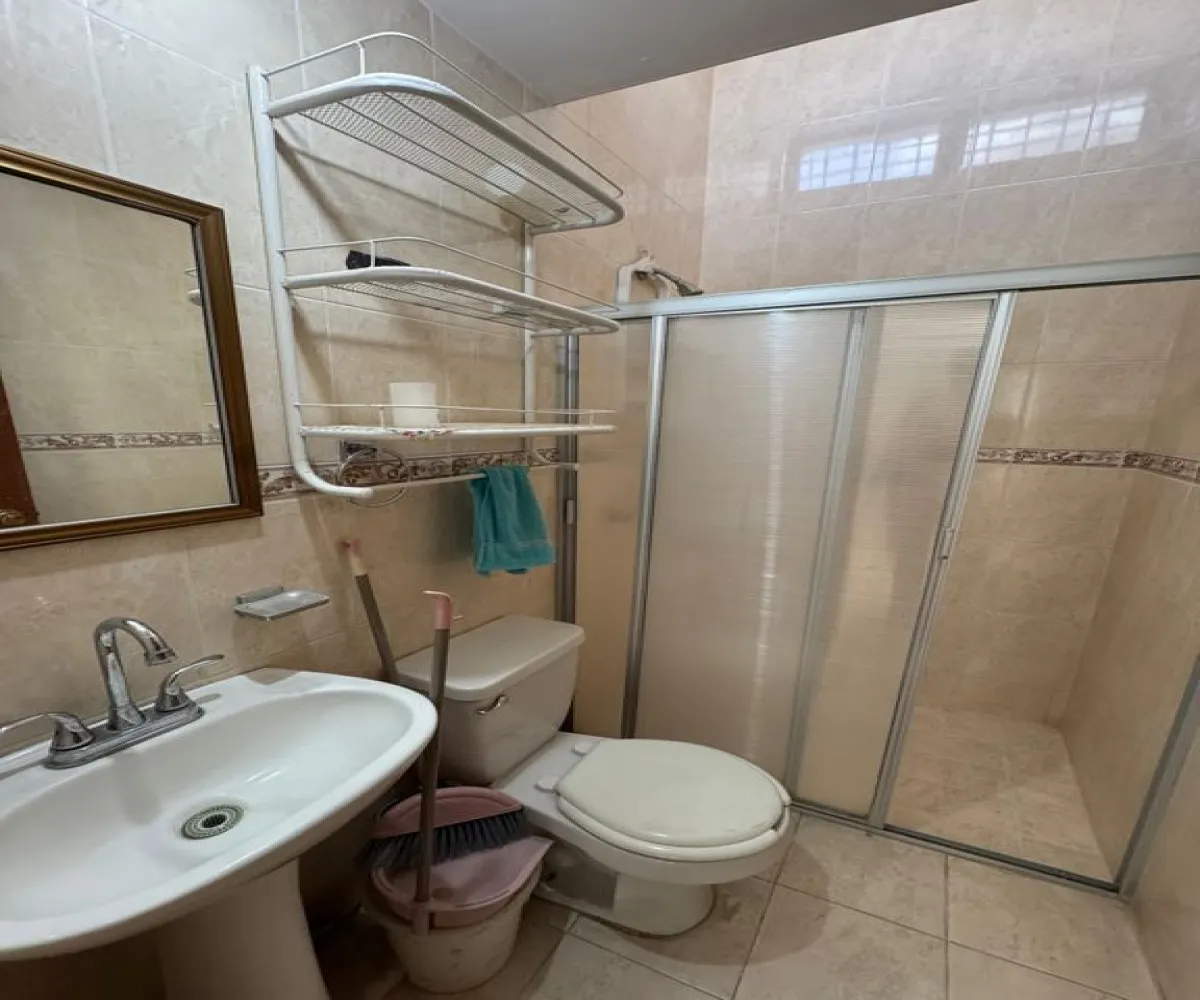 Casa En Venta,Lomas Universidad,Calle Lemonnier S/N, Zapopan, Jalisco 45016, 4 Habitaciones,2 Baños,Calle Lemonnier,1,pz8ysvm