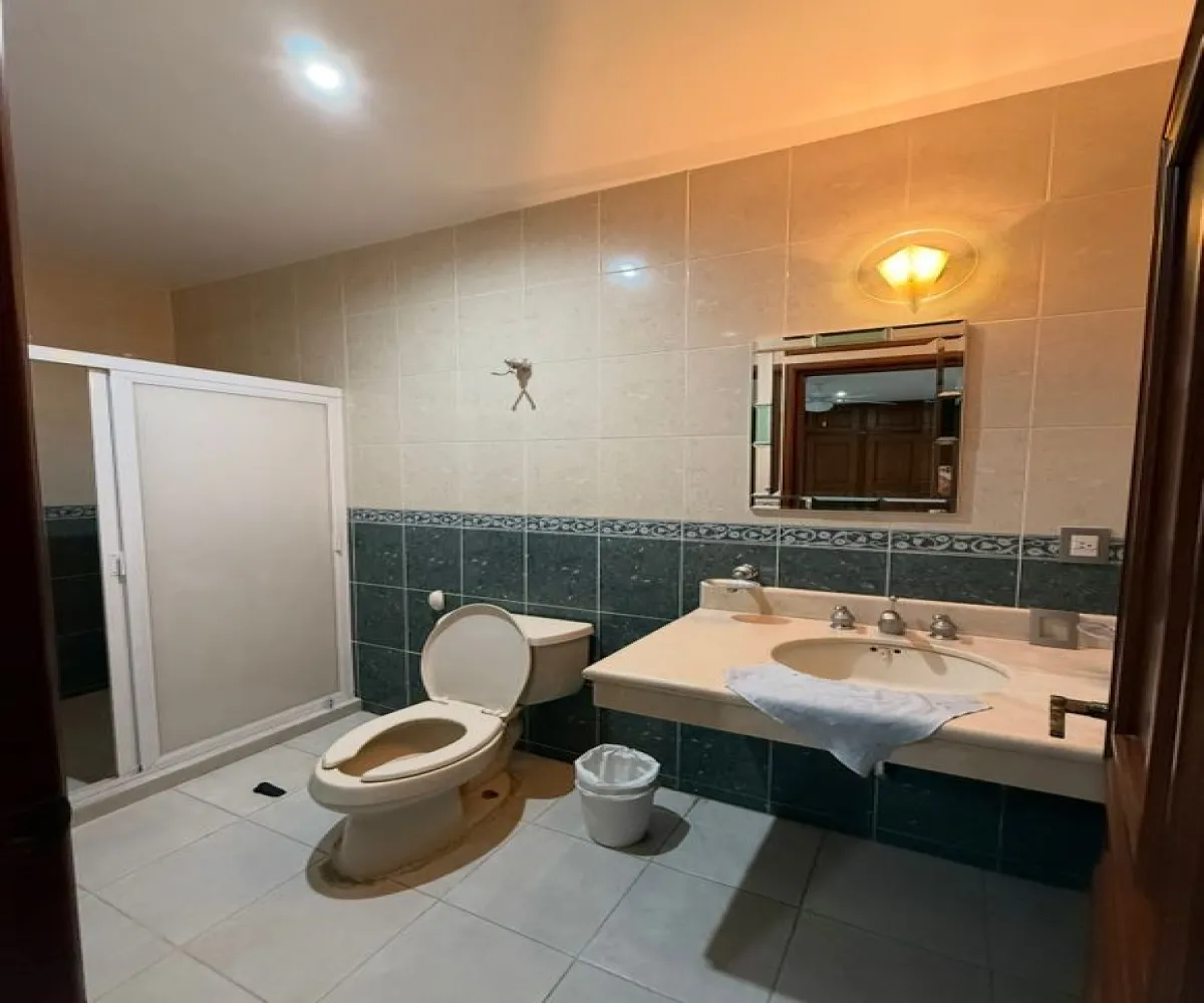 Casa En Venta,Virreyes,Paseo virreyes condolió 9 7, Zapopan, Jalisco 45117, 4 Habitaciones,4 Baños,Paseo virreyes ,4,pakfjZX