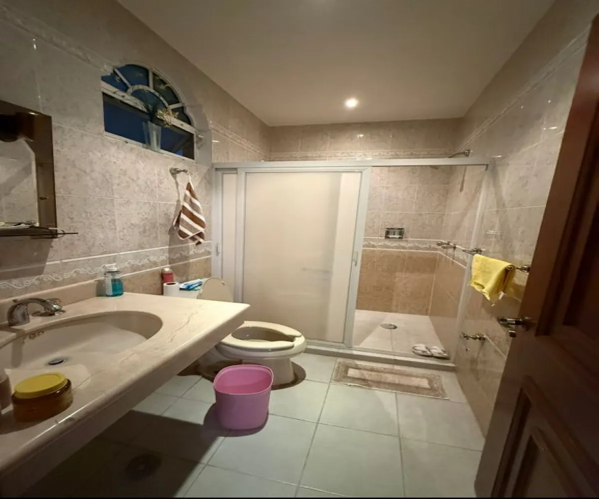 Casa En Venta,Virreyes,Paseo virreyes condolió 9 7, Zapopan, Jalisco 45117, 4 Habitaciones,4 Baños,Paseo virreyes ,4,pakfjZX