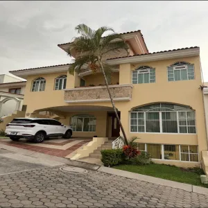 Casa En Venta,Virreyes,Paseo virreyes condolió 9 7, Zapopan, Jalisco 45117, 4 Habitaciones,4 Baños,Paseo virreyes ,4,pakfjZX