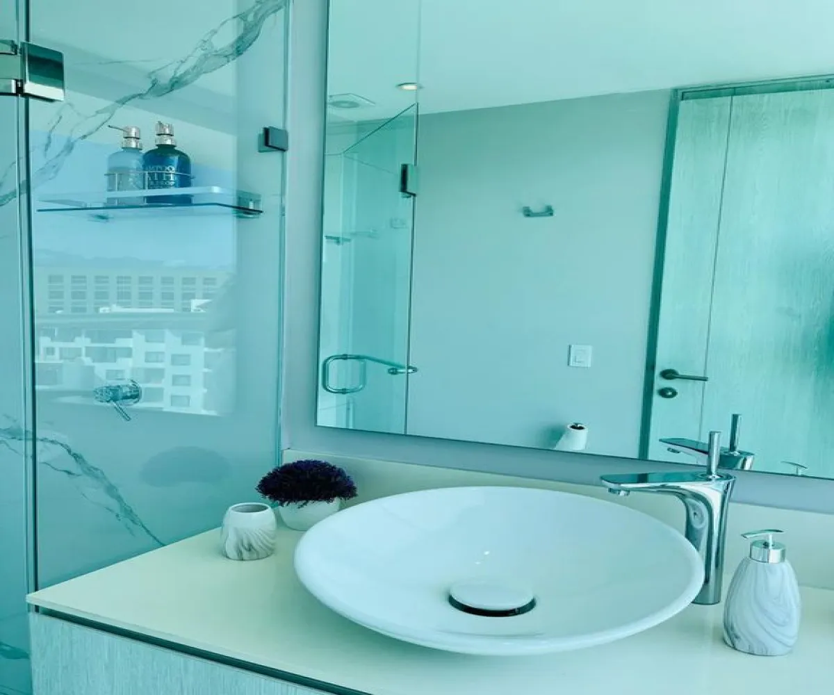 Departamento En Venta,La Marina,Paseo de la Marina 72, Puerto Vallarta, Jalisco 63735, 2 Habitaciones,2 Baños,Paseo de la Marina ,10,pEAoldx