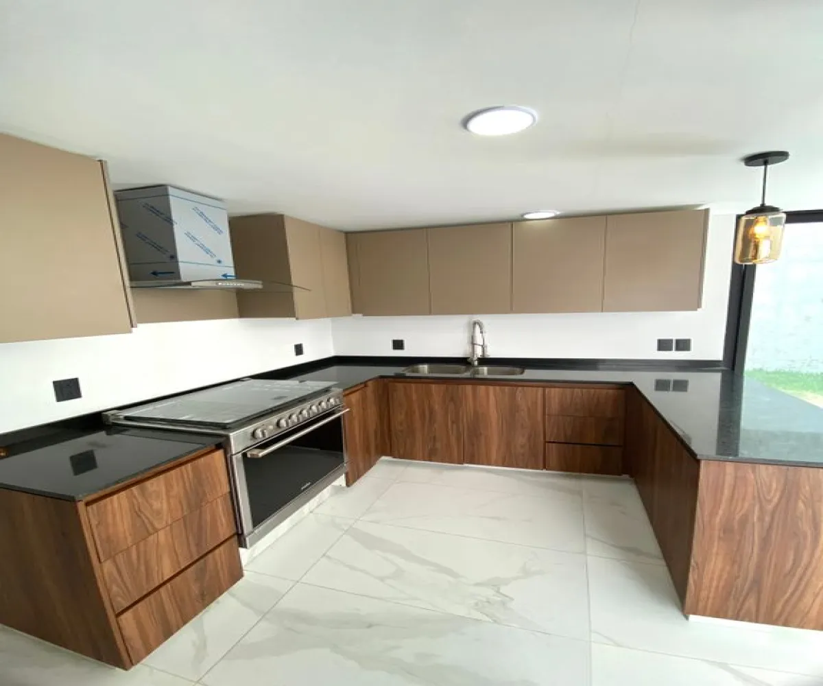 Casa En Venta,Zapopan,Avenida D S/N, Zapopan, Jalisco 45134, 4 Habitaciones,4 Baños,Avenida D,3,pNokAv5