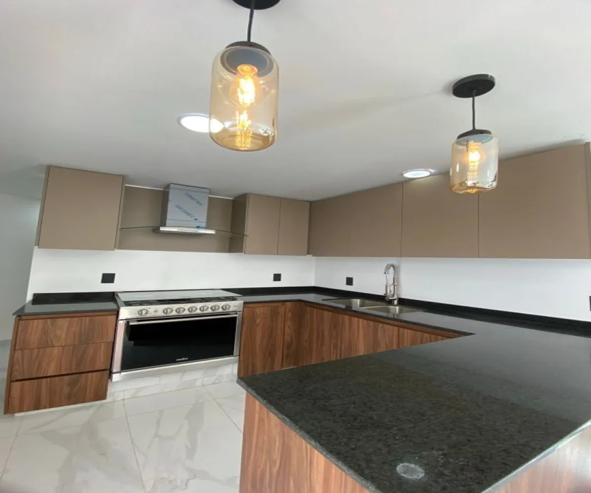 Casa En Venta,Zapopan,Avenida D S/N, Zapopan, Jalisco 45134, 4 Habitaciones,4 Baños,Avenida D,3,pNokAv5