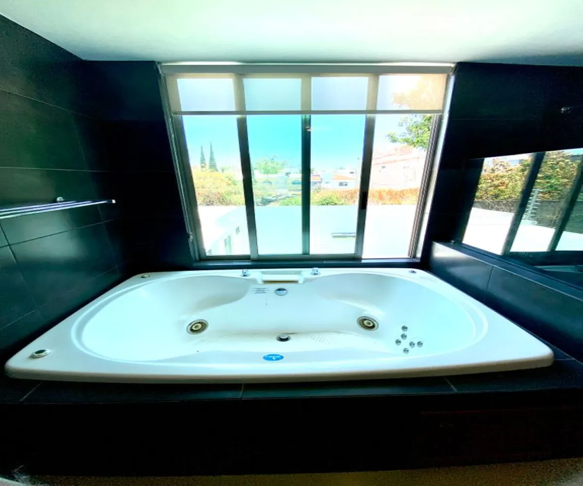 Casa En Venta,Lomas De Guadalupe,Calle Santo Tomás de Aquino 4048, Zapopan, Jalisco 45038, 4 Habitaciones,5 Baños,Calle Santo Tomás de Aquino,2,pQCVcBE