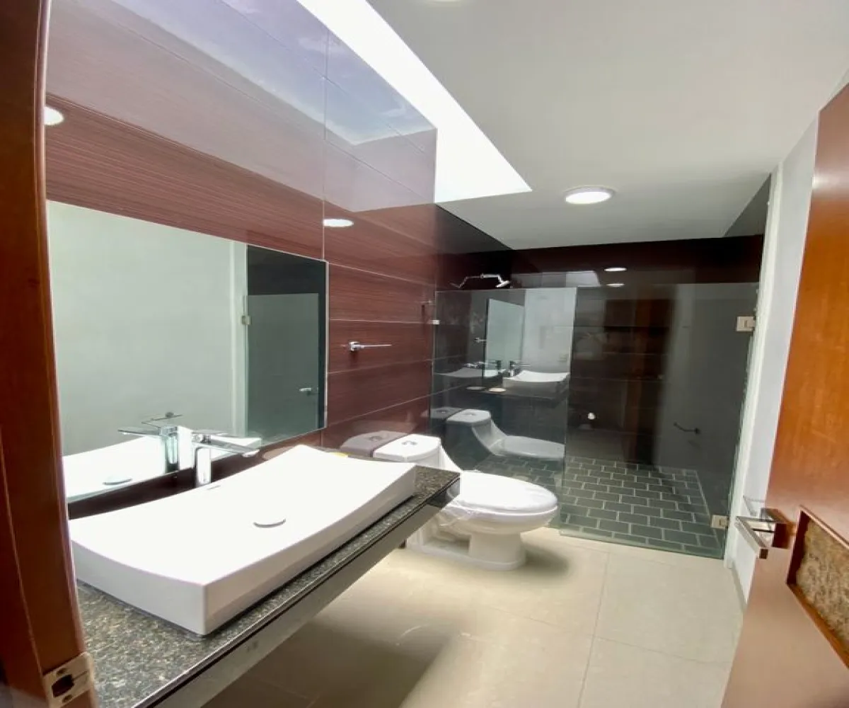 Casa En Venta,Lomas De Guadalupe,Calle Santo Tomás de Aquino 4048, Zapopan, Jalisco 45038, 4 Habitaciones,5 Baños,Calle Santo Tomás de Aquino,2,pQCVcBE