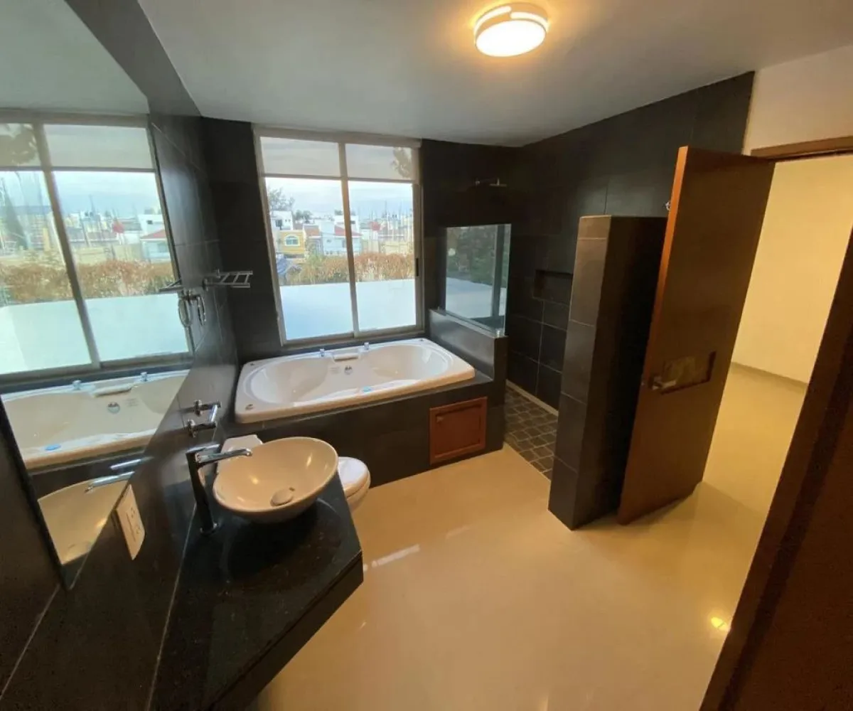 Casa En Venta,Lomas De Guadalupe,Calle Santo Tomás de Aquino 4048, Zapopan, Jalisco 45038, 4 Habitaciones,5 Baños,Calle Santo Tomás de Aquino,2,pQCVcBE
