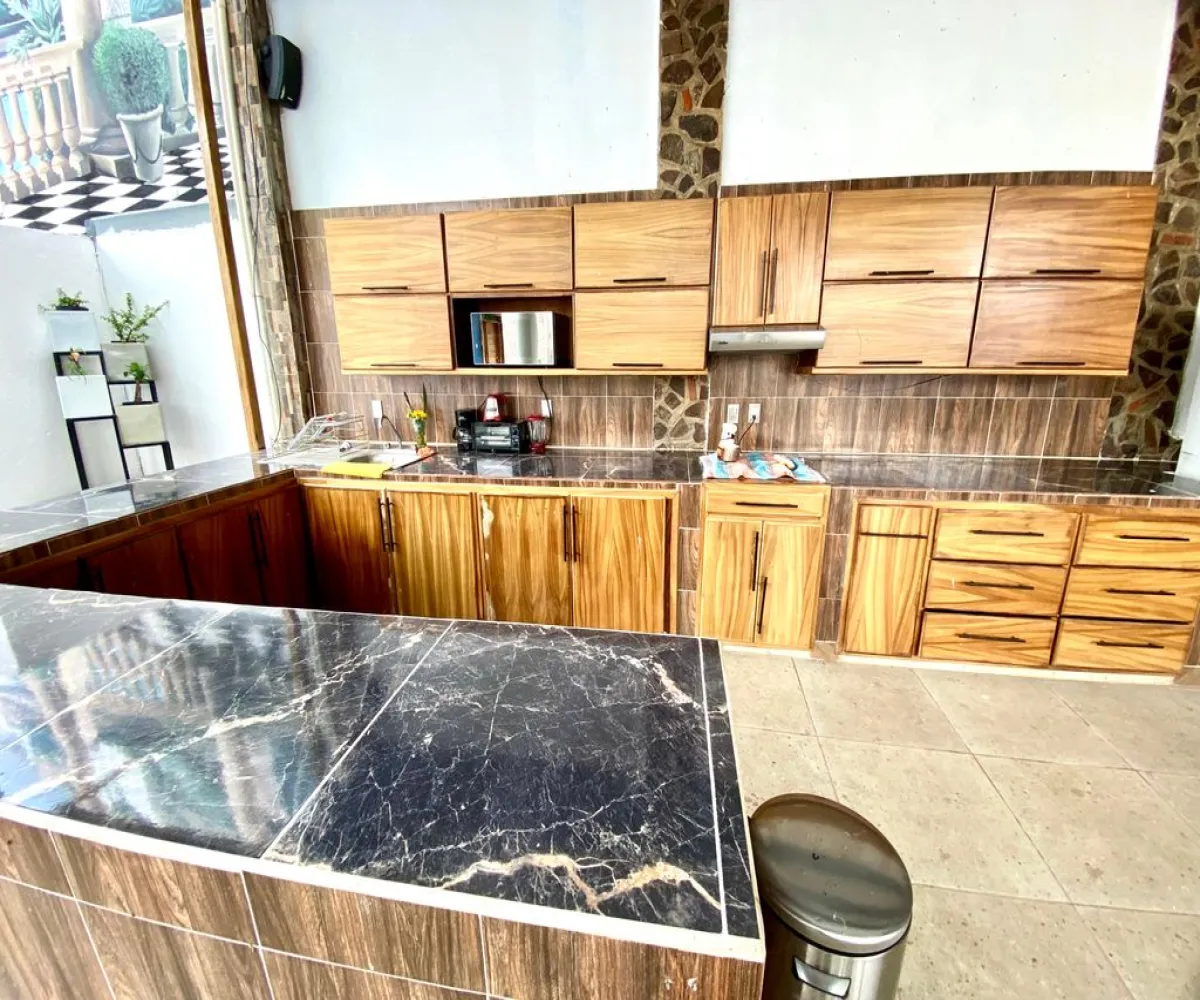 En Venta,Cajititlan,El Potrro de La Segunda Ampliación 34 2, Tlajomulco de Zúñiga, Jalisco 45670, 5 Habitaciones,3 Baños,El Potrro de La Segunda Ampliación ,2,pYNKotD