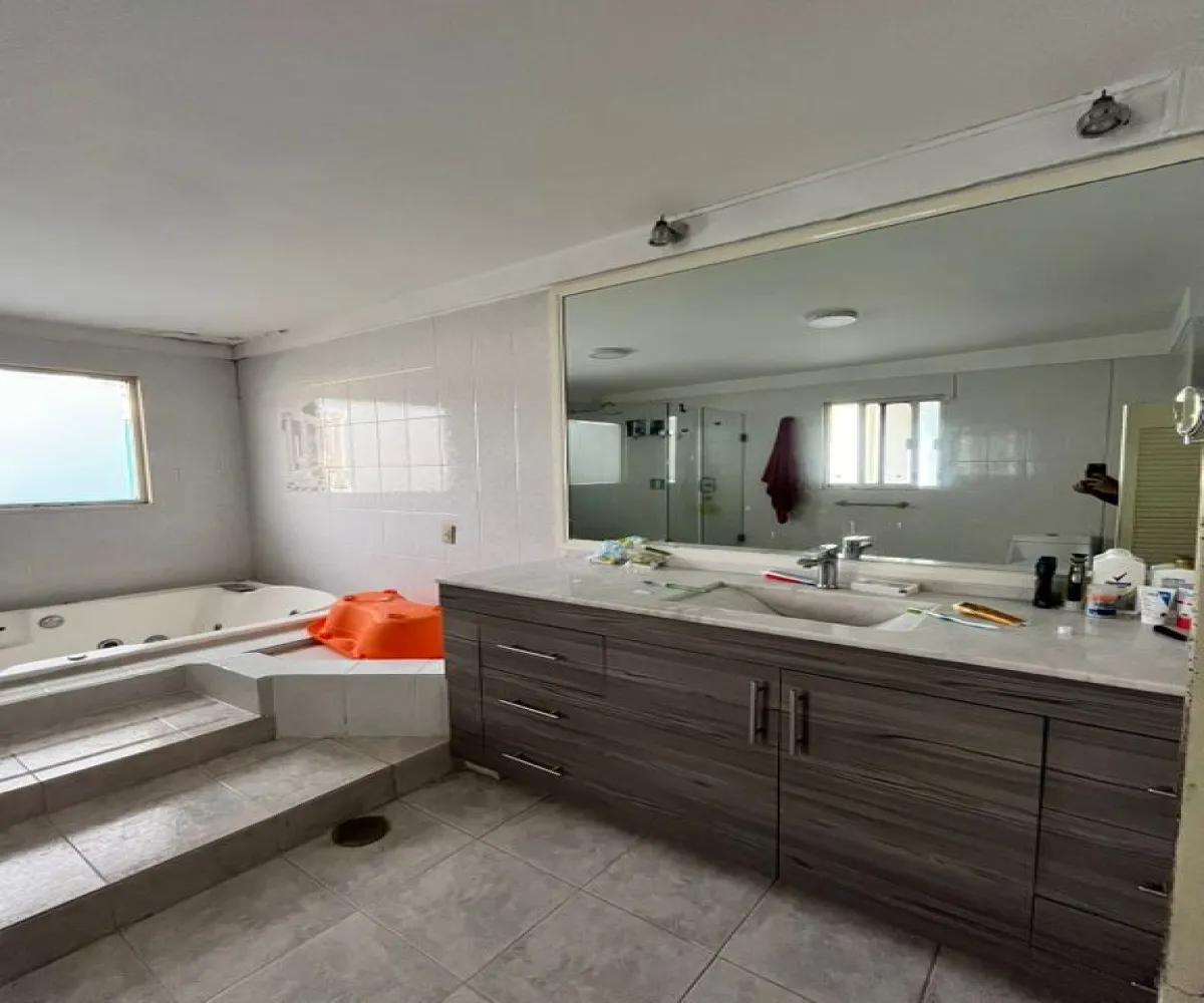 Casa En Venta,Jardines del Bosque,Calle Orión 1155, Guadalajara, Jalisco 44520, 3 Habitaciones,2 Baños,Calle Orión,2,pWLpmsh