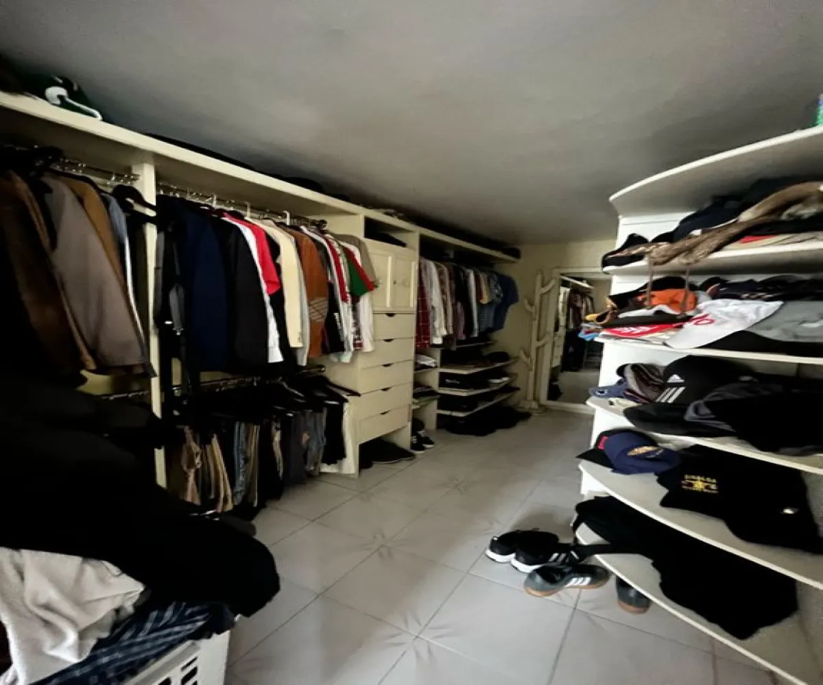 Casa En Venta,Jardines del Bosque,Calle Orión 1155, Guadalajara, Jalisco 44520, 3 Habitaciones,2 Baños,Calle Orión,2,pWLpmsh