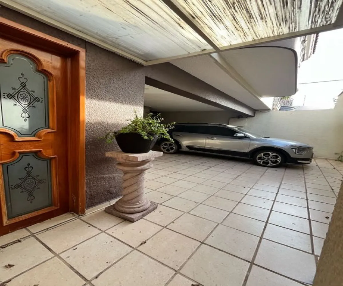 Casa En Venta,Jardines del Bosque,Calle Orión 1155, Guadalajara, Jalisco 44520, 3 Habitaciones,2 Baños,Calle Orión,2,pWLpmsh