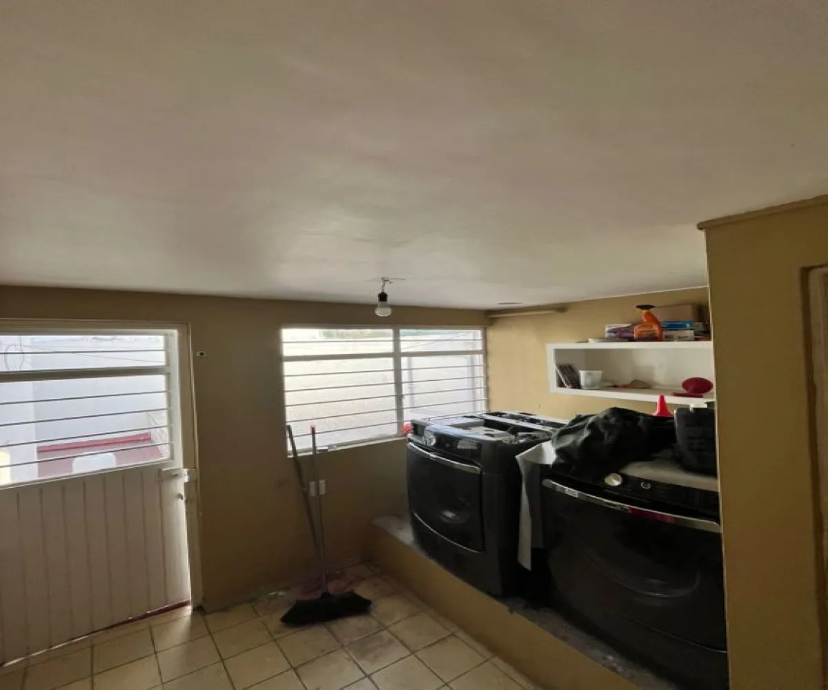 Casa En Venta,Jardines del Bosque,Calle Orión 1155, Guadalajara, Jalisco 44520, 3 Habitaciones,2 Baños,Calle Orión,2,pWLpmsh