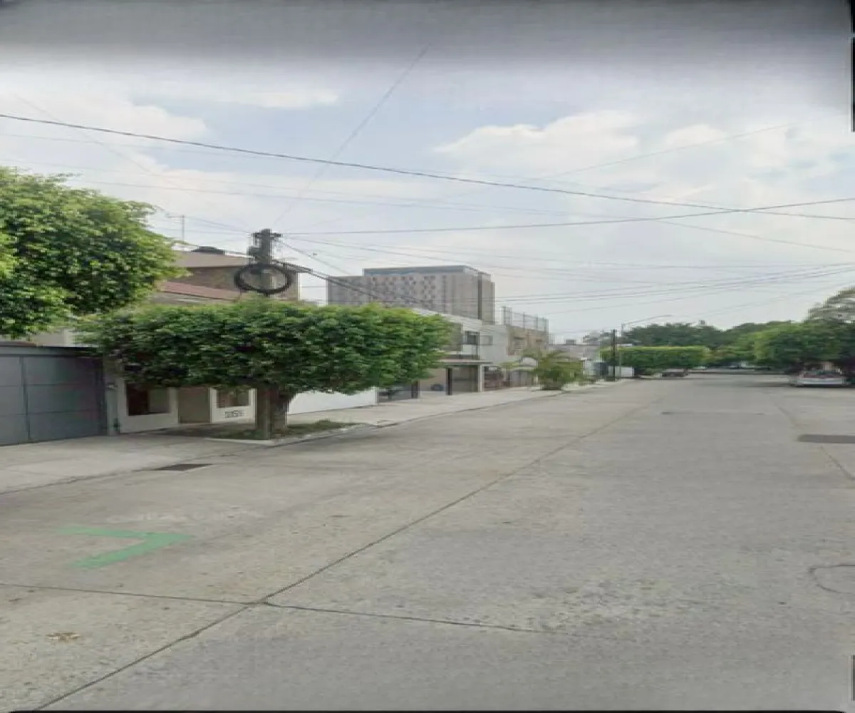 Casa En Venta,Jardines del Bosque,Calle Orión 1155, Guadalajara, Jalisco 44520, 3 Habitaciones,2 Baños,Calle Orión,2,pWLpmsh