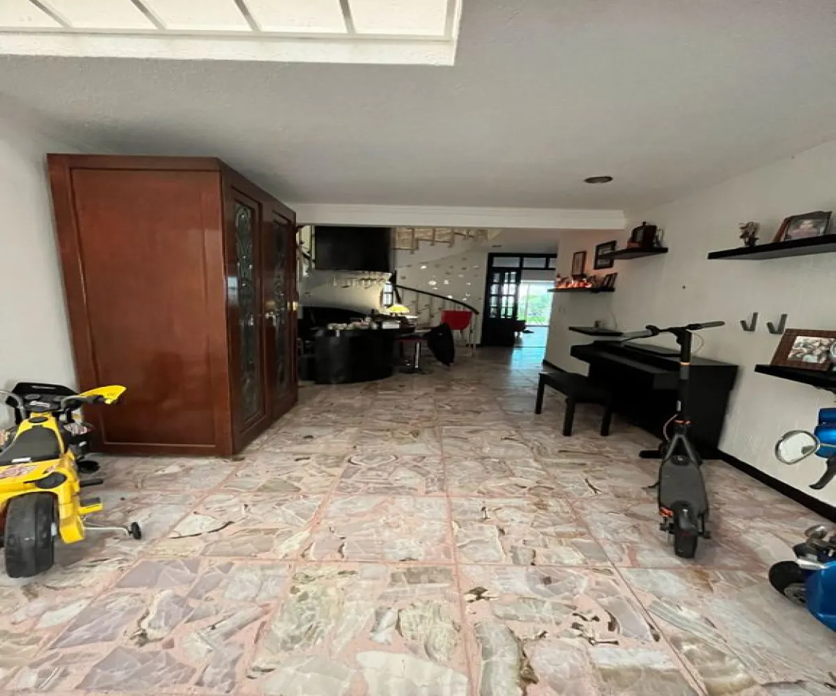 Casa En Venta,Jardines del Bosque,Calle Orión 1155, Guadalajara, Jalisco 44520, 3 Habitaciones,2 Baños,Calle Orión,2,pWLpmsh