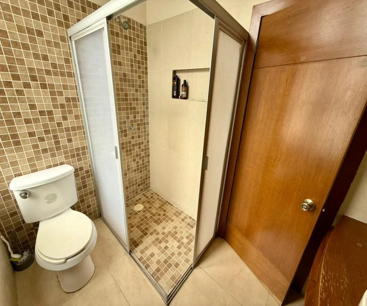 Casa En Venta,Chapalita Oriente,Parque Juan Diego 191, Zapopan, Jalisco 45040, 3 Habitaciones,3 Baños,Parque Juan Diego,2,p3Fq0L6