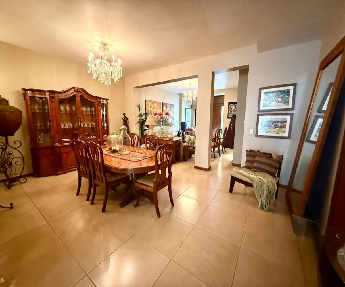 Casa En Venta,Chapalita Oriente,Parque Juan Diego 191, Zapopan, Jalisco 45040, 3 Habitaciones,3 Baños,Parque Juan Diego,2,p3Fq0L6