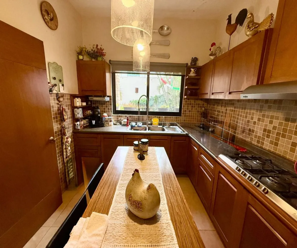 Casa En Venta,Chapalita Oriente,Parque Juan Diego 191, Zapopan, Jalisco 45040, 3 Habitaciones,3 Baños,Parque Juan Diego,2,p3Fq0L6