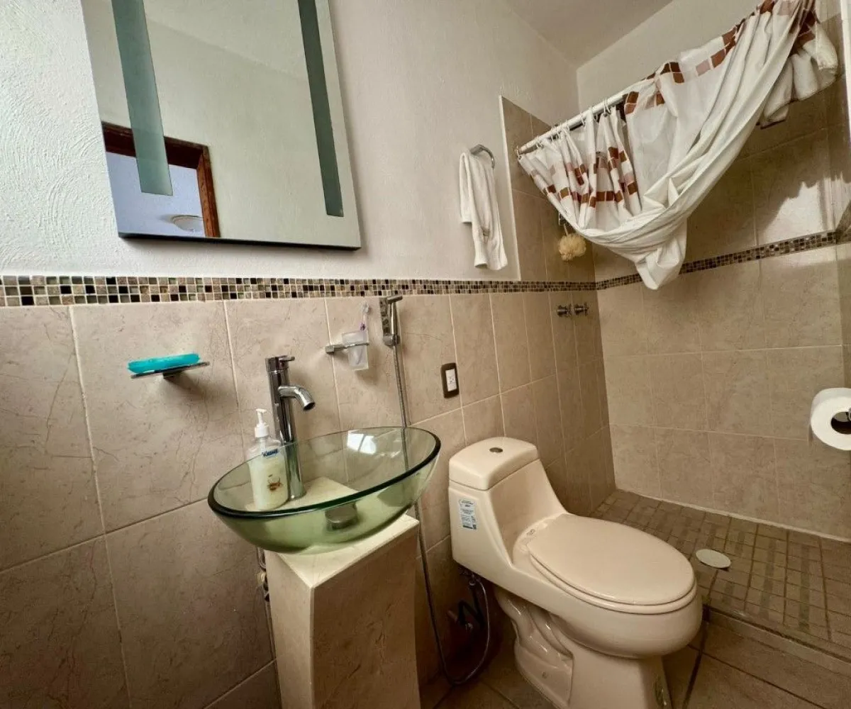 Casa En Venta,Vallarta Norte,Calle Juana de Arco 131, Guadalajara, Jalisco 44690, 6 Habitaciones,3 Baños,Calle Juana de Arco,2,pZY4OyM