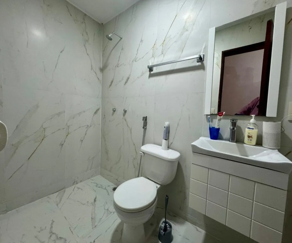 Casa En Venta,Vallarta Norte,Calle Juana de Arco 131, Guadalajara, Jalisco 44690, 6 Habitaciones,3 Baños,Calle Juana de Arco,2,pZY4OyM