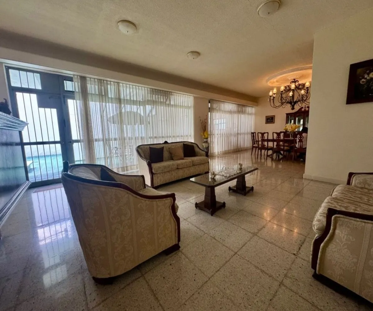 Casa En Venta,Vallarta Norte,Calle Juana de Arco 131, Guadalajara, Jalisco 44690, 6 Habitaciones,3 Baños,Calle Juana de Arco,2,pZY4OyM