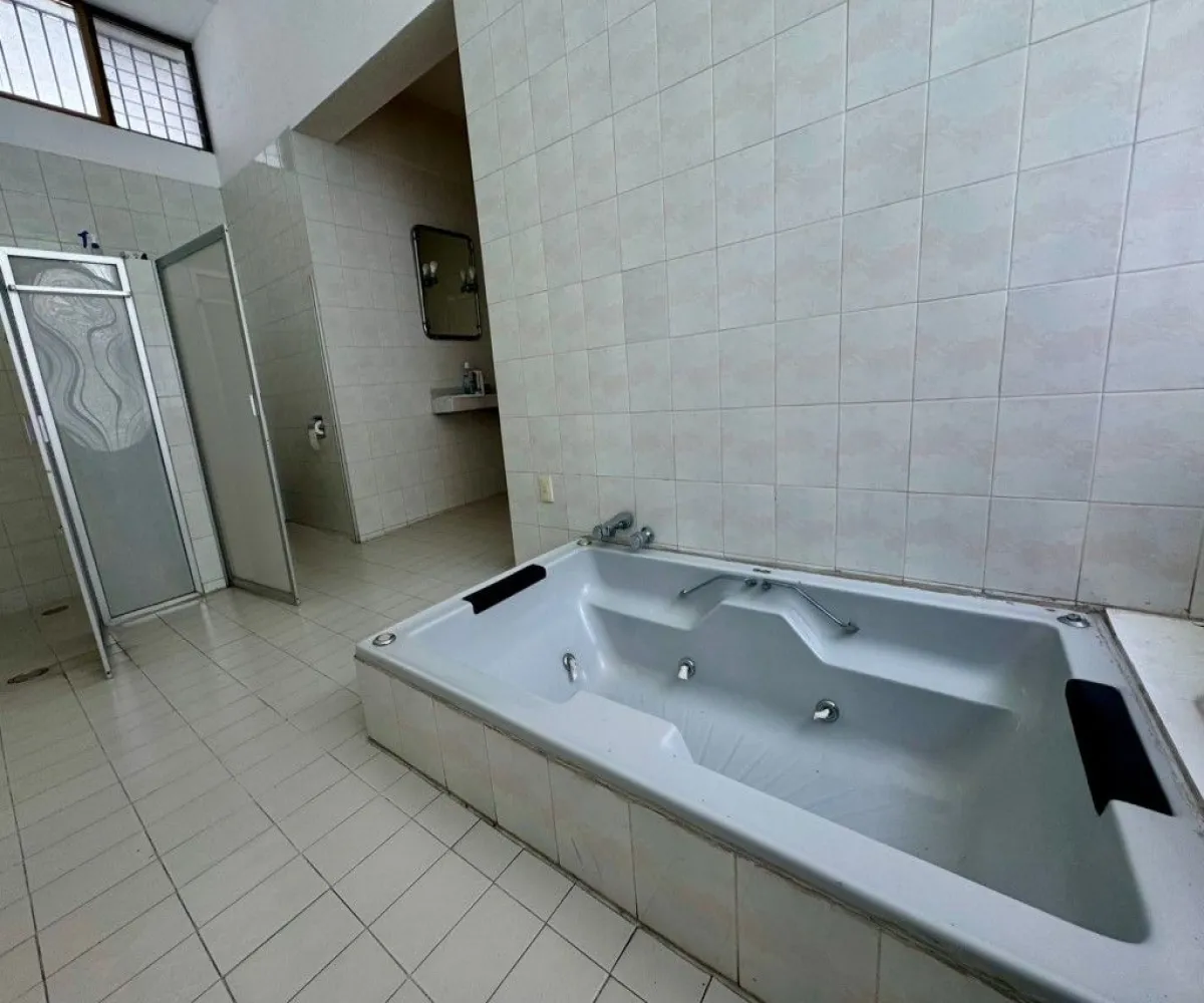 Casa En Venta,Vallarta Norte,Calle Juana de Arco 131, Guadalajara, Jalisco 44690, 6 Habitaciones,3 Baños,Calle Juana de Arco,2,pZY4OyM