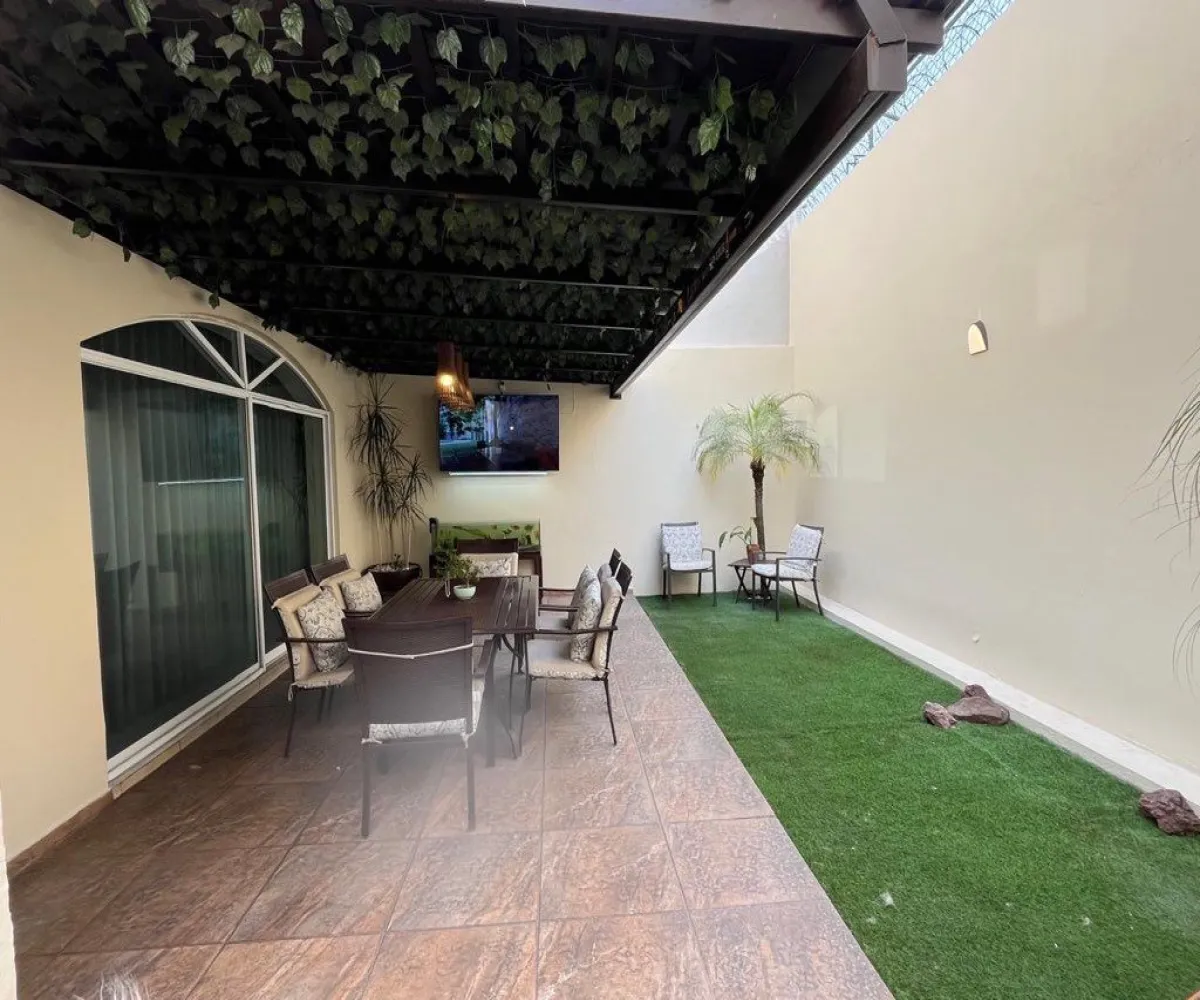 Casa En Venta,Fracc Ciudad Bugambilia,Avenida Lorenzo Barcelata 430 00, Zapopan, Jalisco 45237, 3 Habitaciones,3 Baños,Avenida Lorenzo Barcelata,2,pxwWmMq
